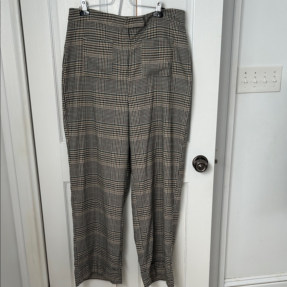 Women’s Checkered Dress Pants in Black and Tan
